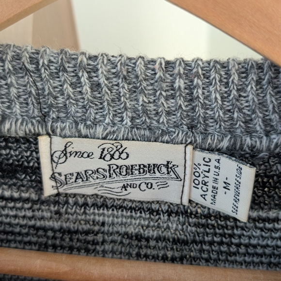 Vintage Retro Abstract Geometric Textured Crewneck Sweater In Gray/Black - Picture 12 of 12